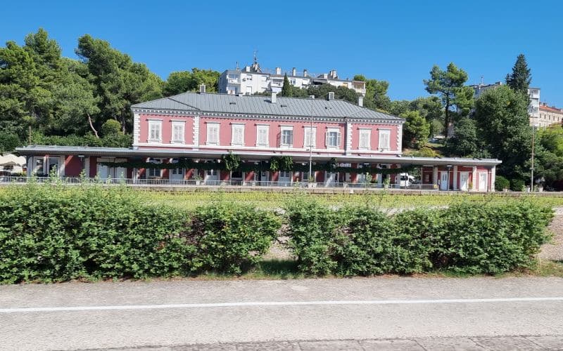 Stazione ferroviaria di Pola Edificio principale