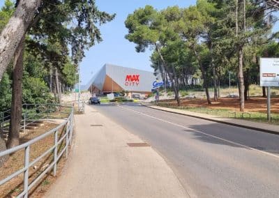 Max City Shopping mall Pula road view